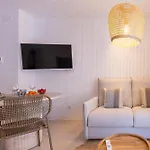 Vacanca دينايا